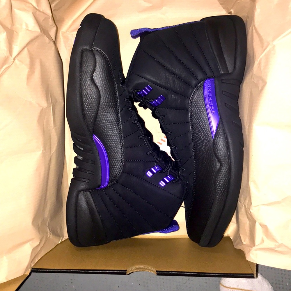 Concord black jordans 12